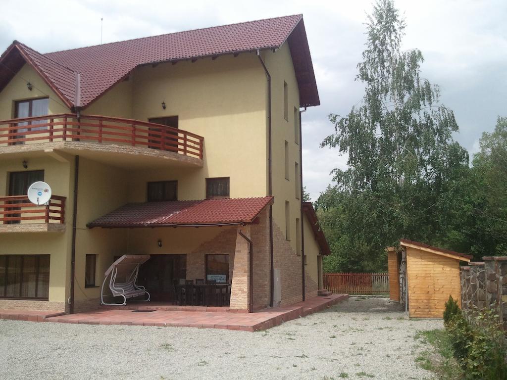 Pensiunea Roua Muntelui Dejani Exterior photo